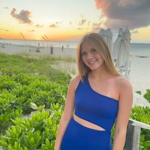 Meet your Posher, Addison